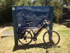 bike-trail-sign-at-red-hut